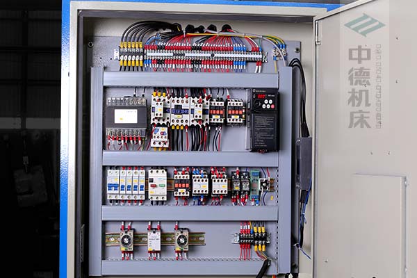 ZDS-1632采用正品電氣元件，裝有變頻驅動，控制精確，穩定耐用壽命長.jpg